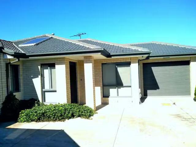 For Rent! 2/19 Curtin Street, St Albans VIC 3021