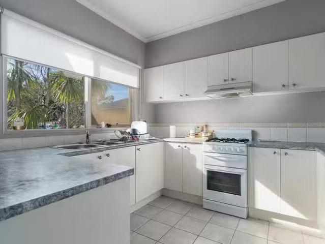 Charming 2/1 Mcalister Street, Frankston, VIC 3199