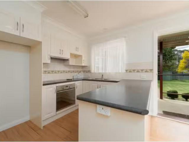 Deal! 21 Bowman, Armidale House for rent Listed by Armidale P.
