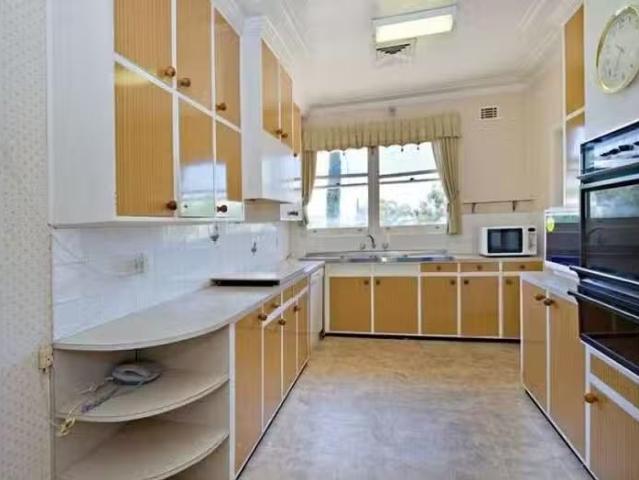 Cozy 21 Craigholm Street, Sylvania, NSW 2224