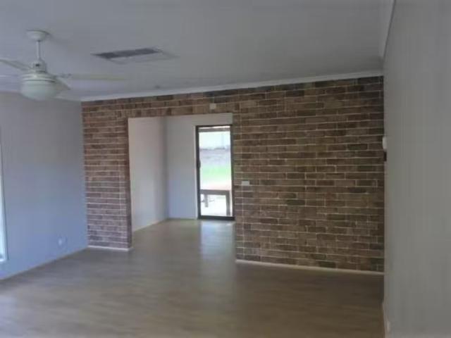 Rental! 21 Lacebark Court, THURGOONA House for rent Listed by.
