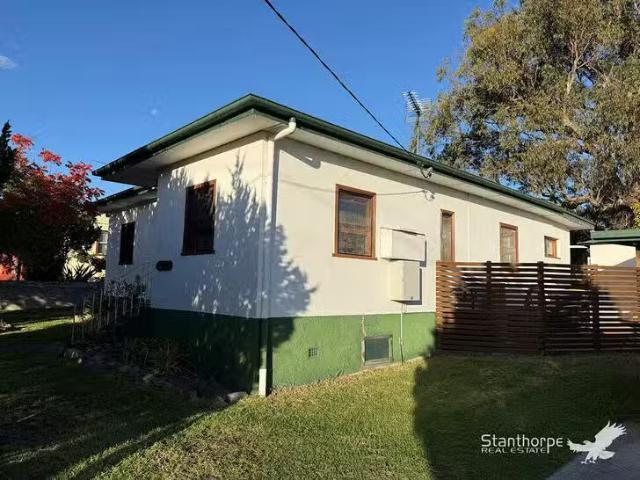 Charming 21 Pike Street, Stanthorpe, QLD 4380