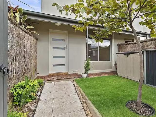 Unique 2/1 Sandhurst Court, Brighton, SA 5048