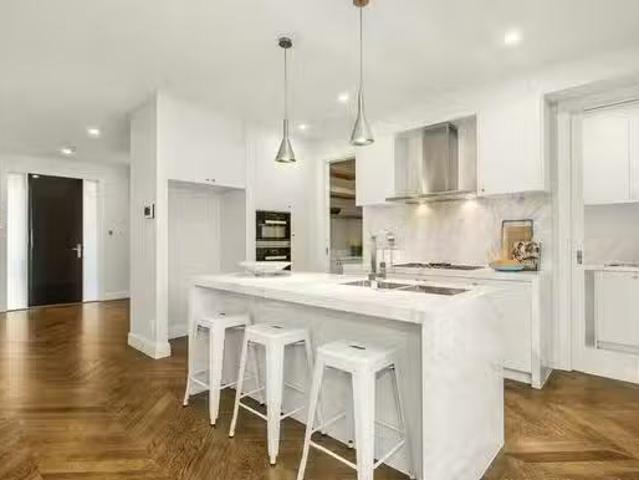 Cheap 2/1 Saxton Street, Box Hill North, VIC 3129