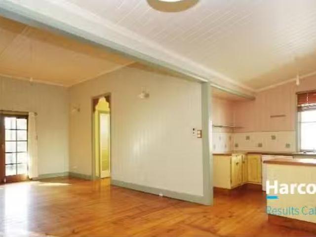 For Rent! 21 Thomas St, GREENSLOPES House for rent Listed by.