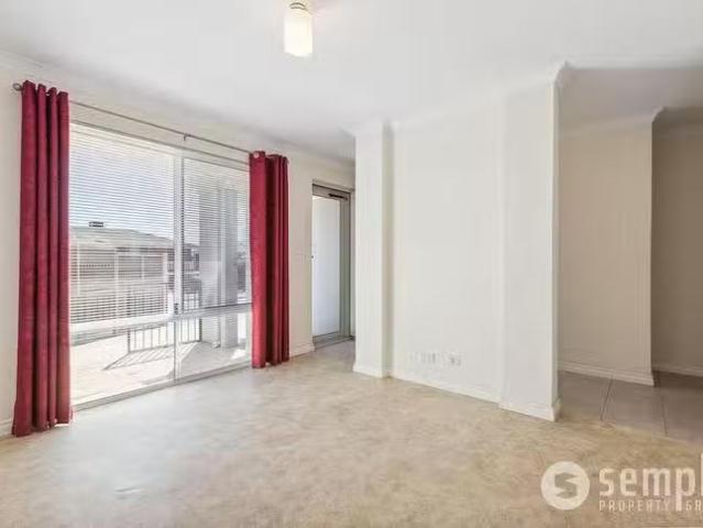 Charming 21B Davies Crescent, Kardinya, WA 6163