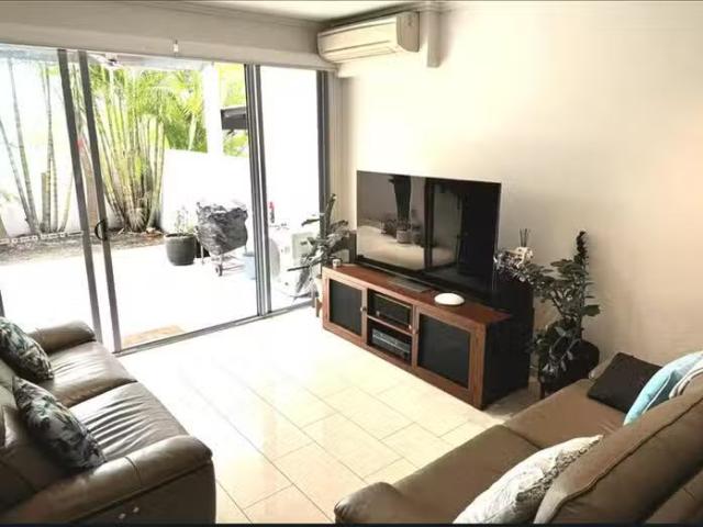 Deal! 2/23 Burrai Street, Morningside, QLD 4170