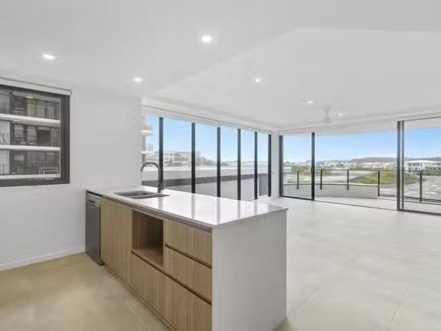 For Rent! 2201/10 Sickle Avenue, Hope Island, QLD 4212