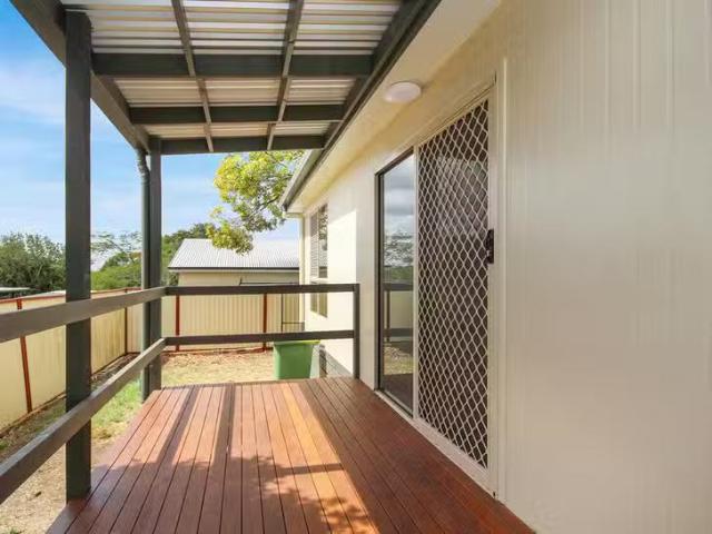 For Rent! 2/22 Stuart Street, Eastern Heights, QLD 4305