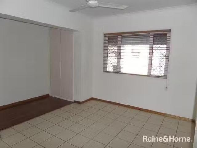 Cozy 2/240 Shakespeare Street, Mackay, QLD 4740