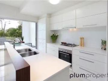 Deal! 2/24 Hyde Road, Yeronga, QLD 4104