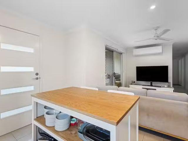 For Rent! 2/24 Kamala Close, Peregian Springs, QLD 4573