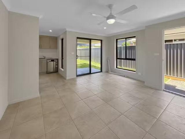 For Rent! 2/28 Wattle Street, Kootingal Apartment for rent Li.