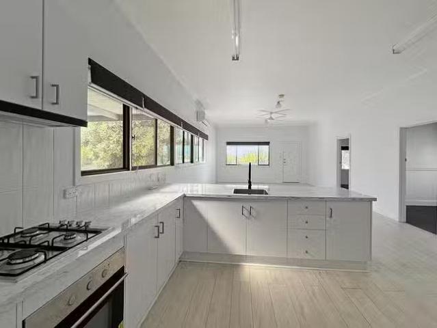 Deal! 22 Morialta Crescent, Port Lincoln, SA 5606