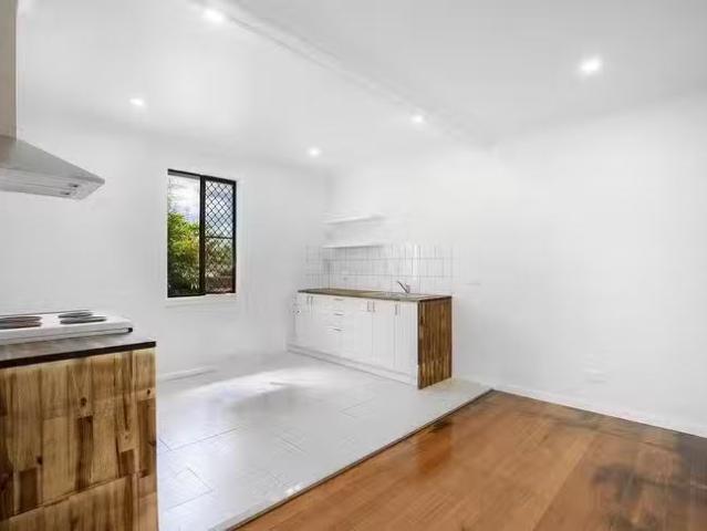 Just in! 22 Newton Street, Armidale, NSW 2350