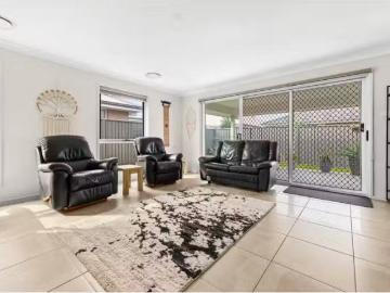 Cozy 22 Norwood Avenue, Hamlyn Terrace House for rent Listed.