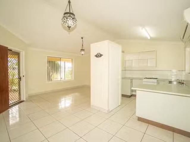 Cozy 22 Ocean Street, Burnett Heads, QLD 4670