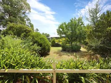 Charming 22 Barossa Valley Way, Tanunda, SA 5352
