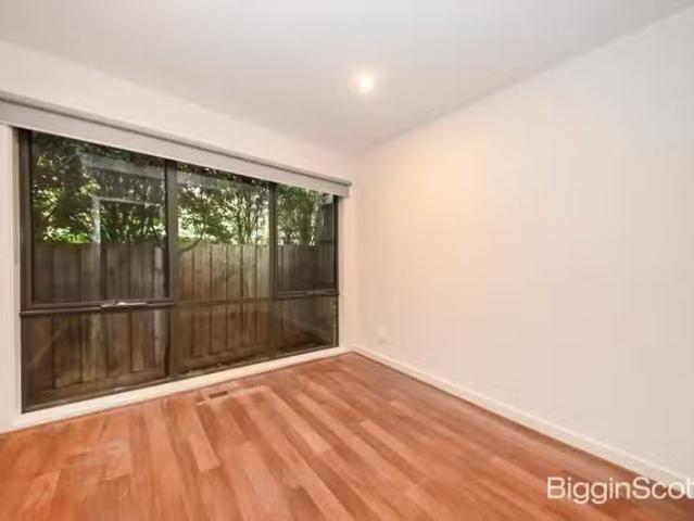 Cozy 2/2 Cadorna Street, Box Hill South VIC 3128