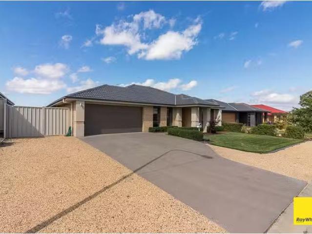 New 22 Hereford Street, BUNGENDORE House for rent Listed by G.