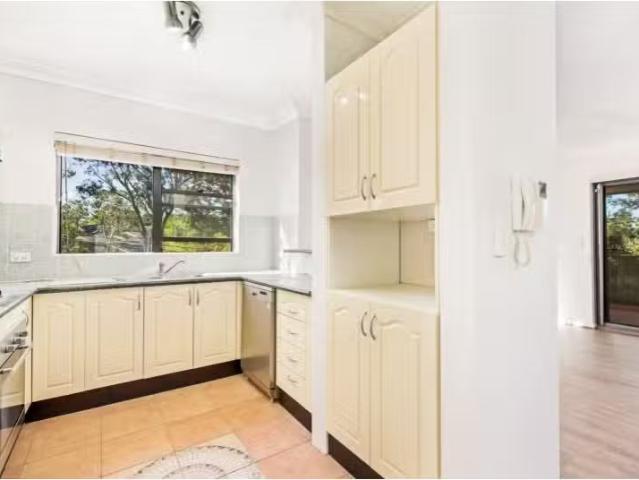 For Rent! 2/2 8 Hill Street, BAULKHAM HILLS Apartment for rent.