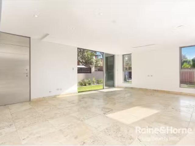 Cozy 22a Flora Street, ROSELANDS Townhouse for rent Listed by.