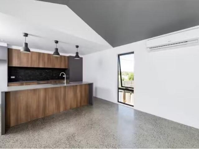 Cozy 22A Norton Street, Evatt House for rent Listed by Stu Ha.