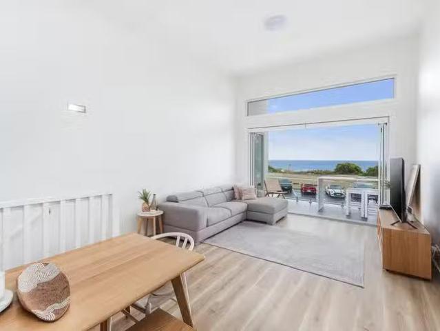 Nice 2/300 Prince Charles Parade, Kurnell, NSW 2231