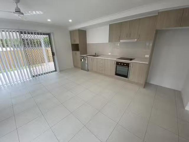Cheap 2/30 Greenline Circuit, Nambour, QLD 4560