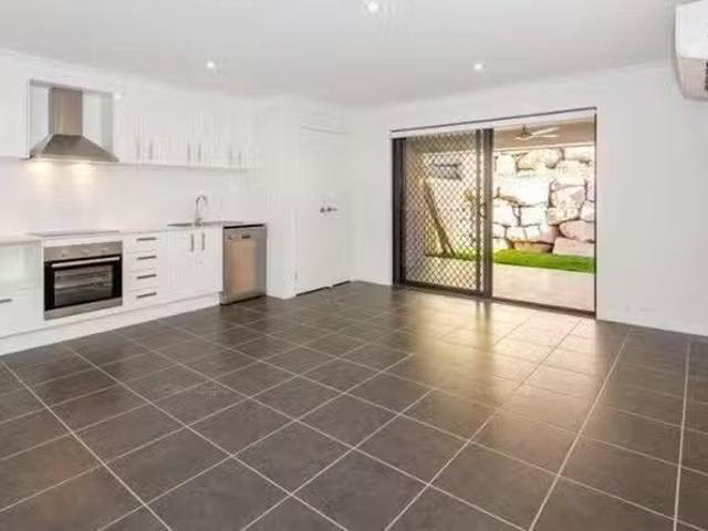 Unique 2/30 Kenneth Drive, Augustine Heights, QLD 4300