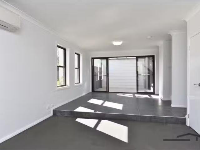 Rental! 23/43 Mawson Street, Shortland Townhouse for rent Lis.
