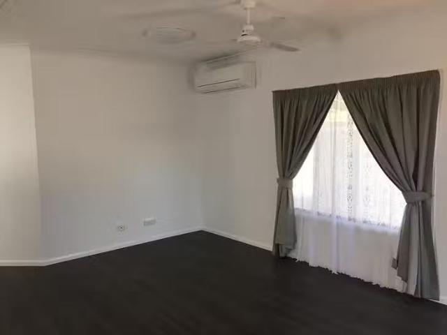 Cozy 2/34 Spencer Street, Roma, QLD 4455