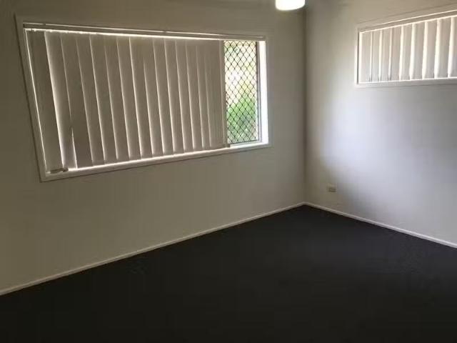 Cozy 2/36 Robinson Street, COORPAROO, QLD 4151 Unit for Rent