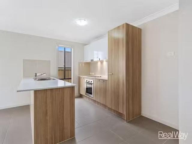 Deal! 2/3 Minnett Street, Glenvale, QLD 4350