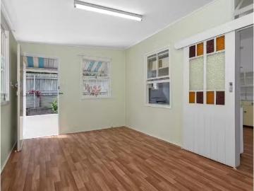 Cheap 23 Elston Street, Red Hill House for rent Listed by Sam.