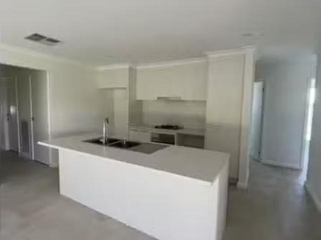 Cheap 23 Lewis Crescent, Finley House for rent Listed by Oliv.