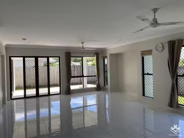 Charming 23 The Avenue, Trinity Park, QLD 4879