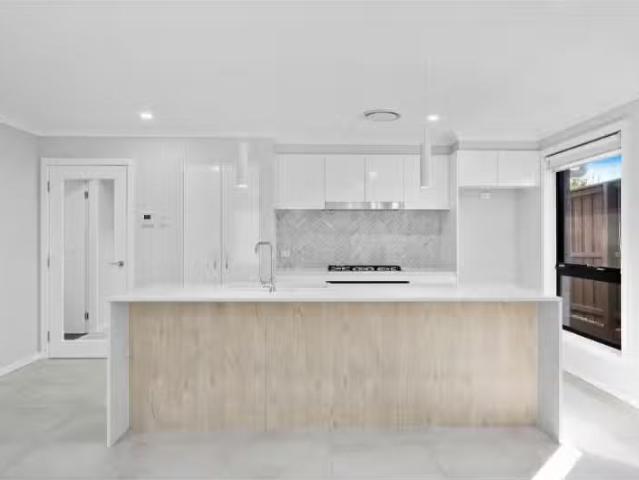 Cheap 23 Yerrinbool Parade, TULLIMBAR House for rent Listed b.