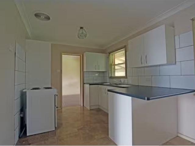 For Rent! 2 Arthur Avenue, Taree House for rent Listed by Car.