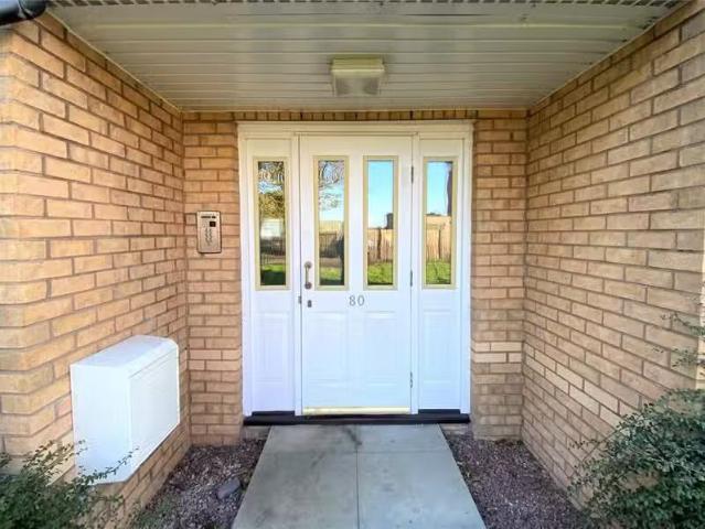 Charming 2 BA 3 bedroom apartment for rent in Gylemuir Road, E.
