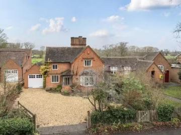 New 2 BA 3 bedroom detached house for rent in Charlecote, Warw.