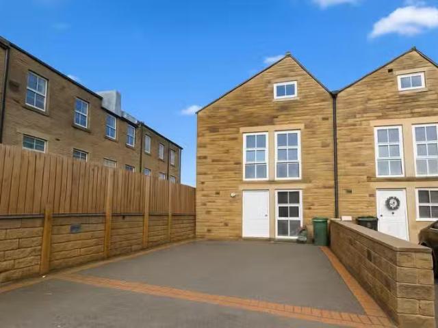 Unique 2 BA 3 bedroom house for rent in Shaw Banks, Oxenhope.