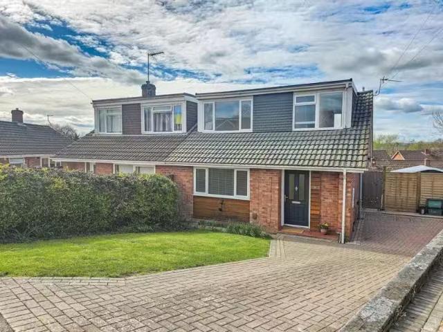 Deal! 2 BA 3 bedroom semi detached house for rent in Althorp C.