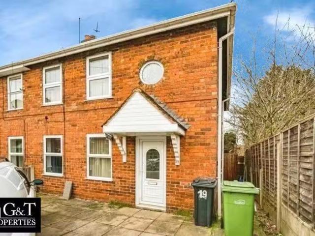 Charming 2 BA 3 bedroom semi detached house for rent in Brookl.