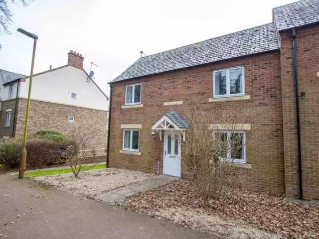Cozy 2 BA 3 bedroom semi detached house for rent in Old Drybur.