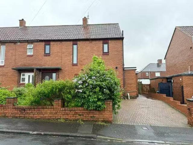 Charming 2 BA 3 bedroom semi detached house for rent in Palm R.