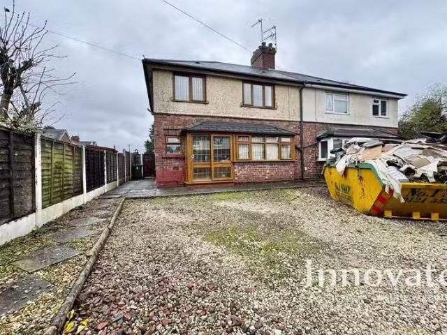 Cozy 2 BA 3 bedroom semi detached house for rent in Underhill.