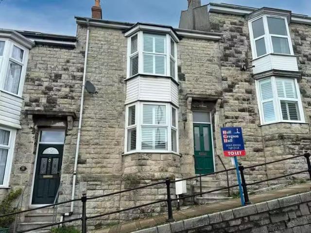 Unique 2 BA 3 bedroom terraced house for rent in Fortuneswell.