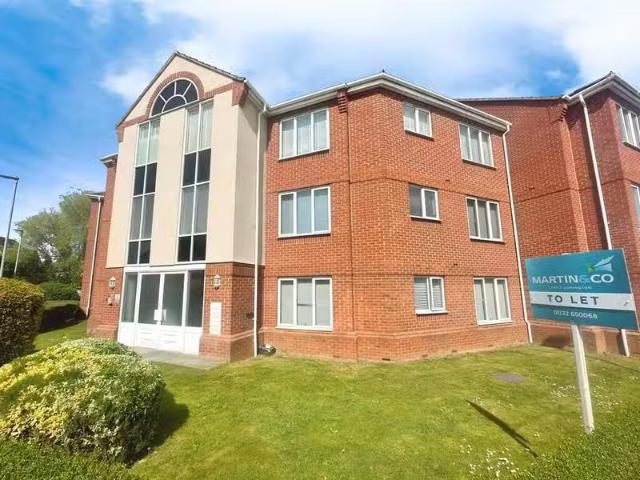 Cozy 2 BA 2 bedroom apartment for rent in Upton Close, Castle.