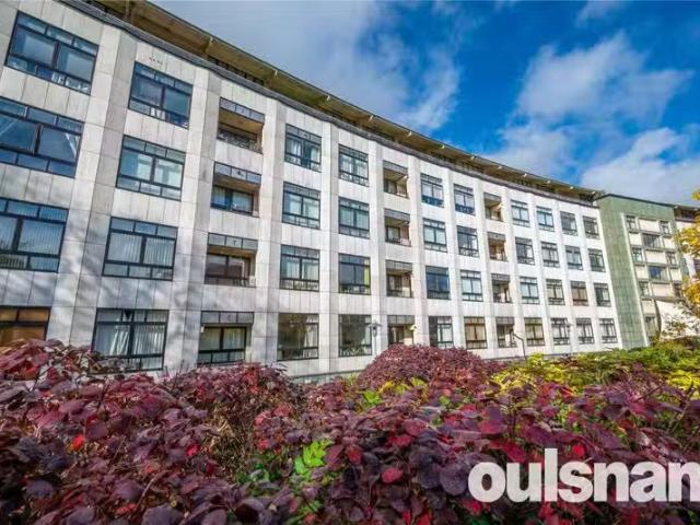 Cozy 2 BA 2 bedroom apartment for rent in Yew Tree Road, Mosel.